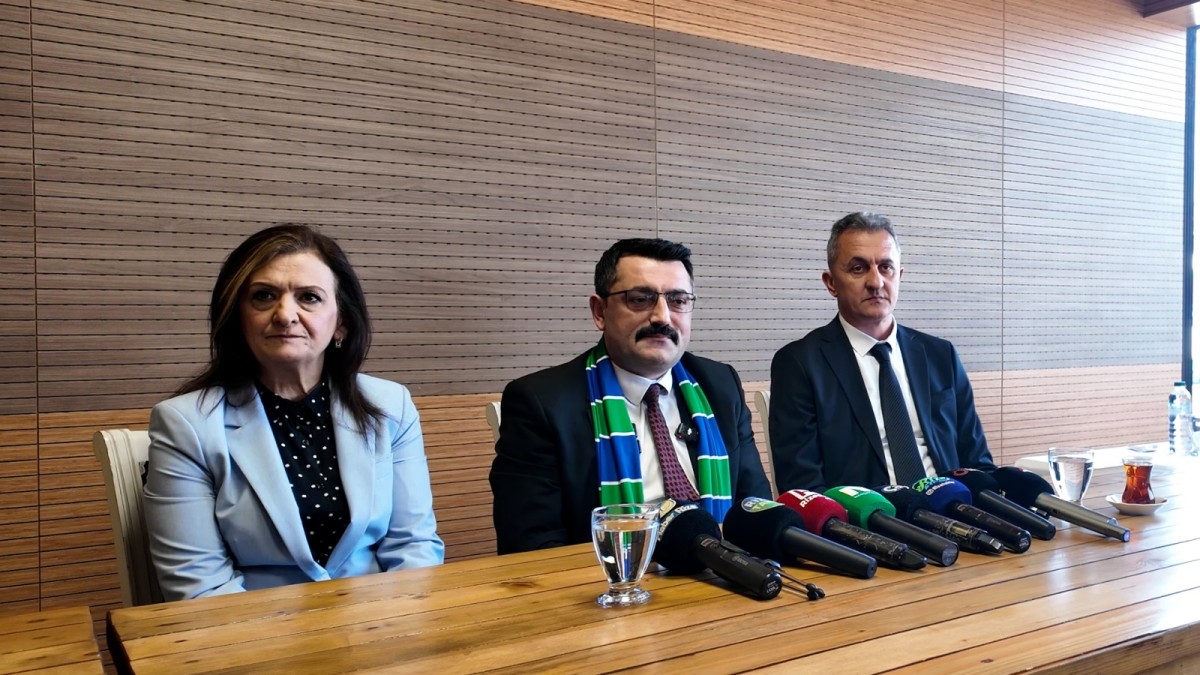 MHP Rize'den İsmail Türüt’e Tepki